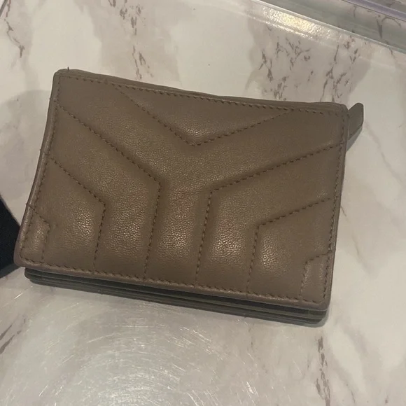 🇫🇷YSL PUFFER PETITE WALLET LAMBSKIN with COA - Picture 2 of 10